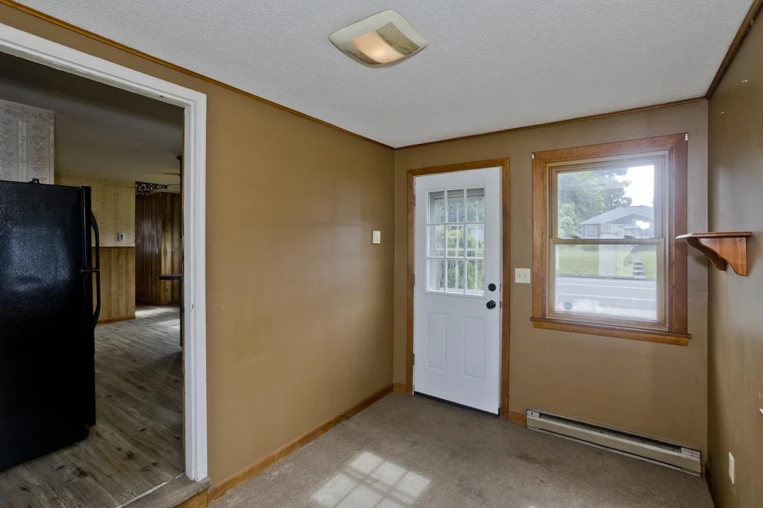 Photo of 956 Granby Rd