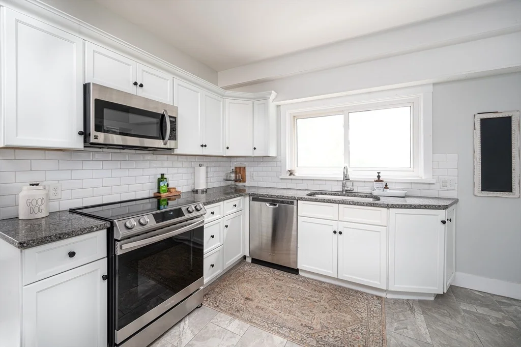 Photo of 98 Morse Ave