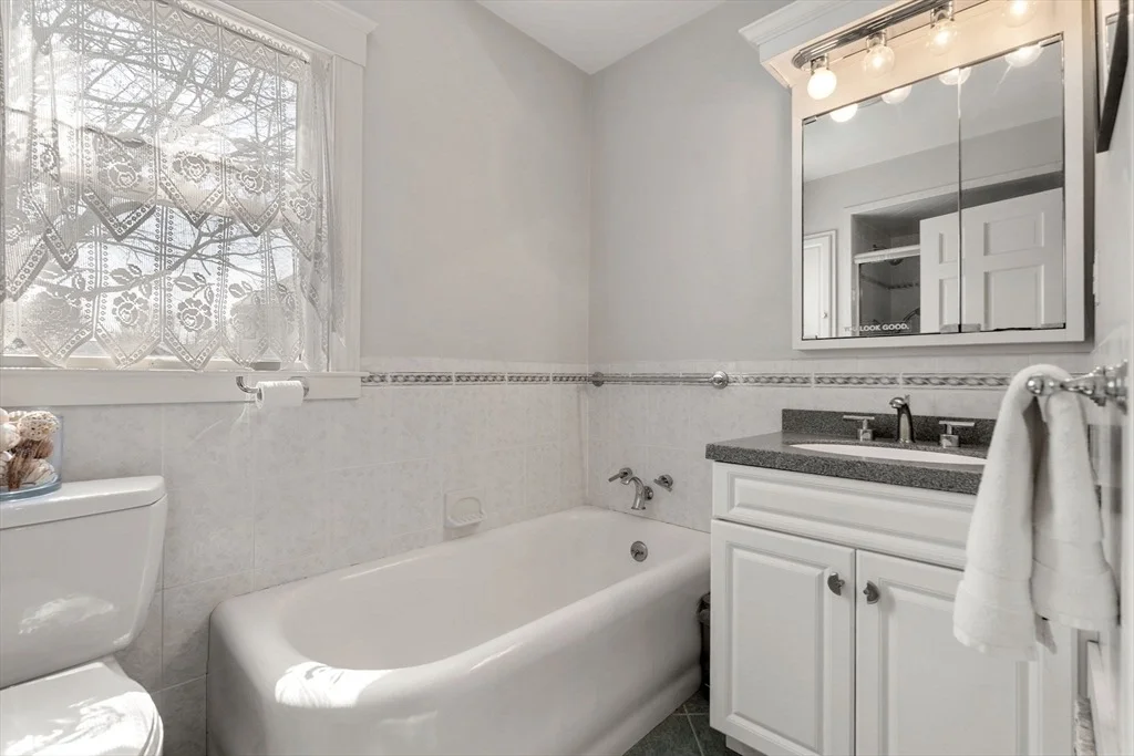 Photo of 15 Preston Beach Rd