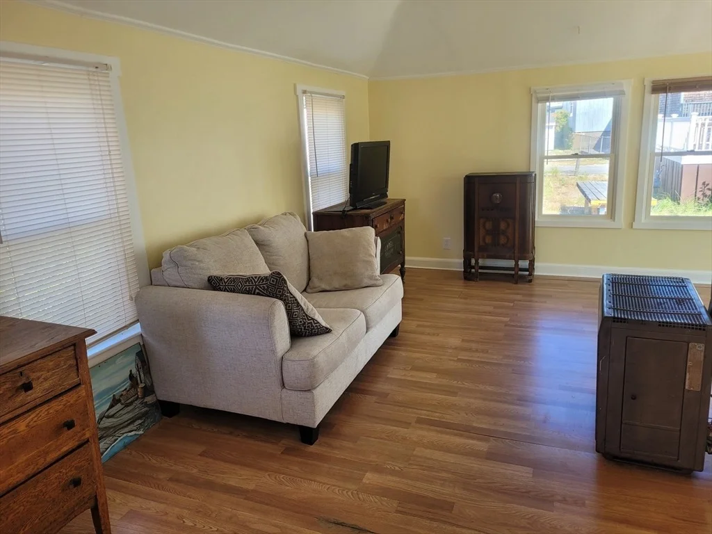 Photo of 101 Cable Ave