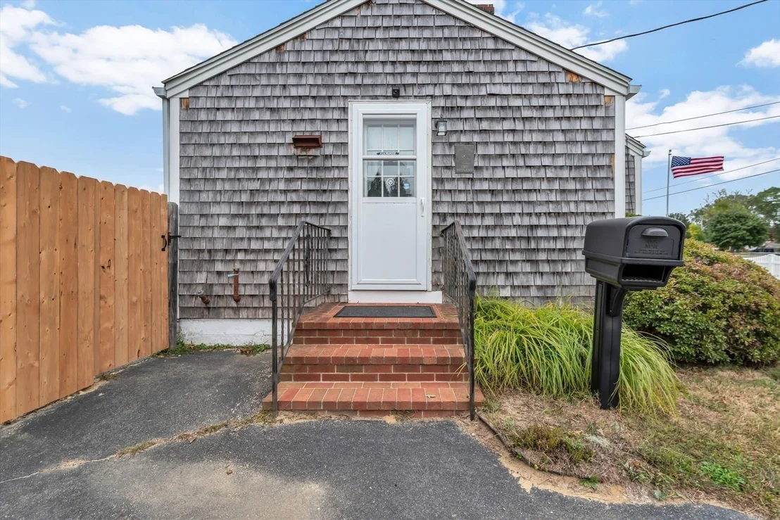 Photo of 7 Queens Bay Ln