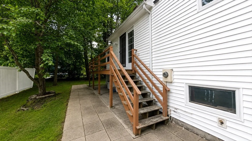 Photo of 19 Hideaway Ln