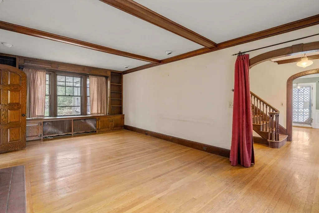 Photo of 10 Stoneleigh Cir