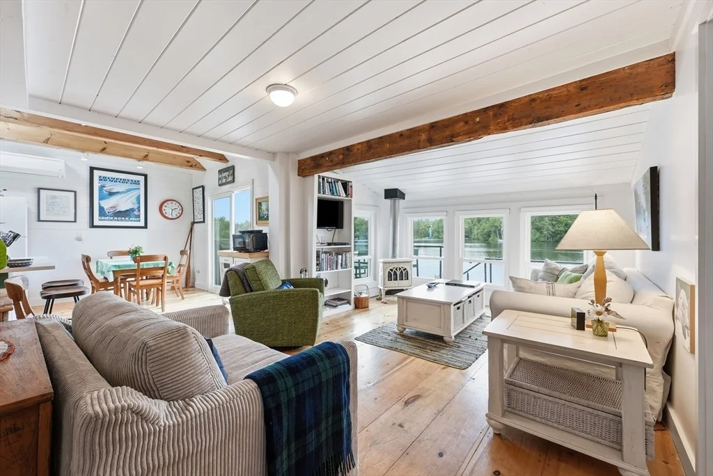 Photo of 279 Old Pond Rd