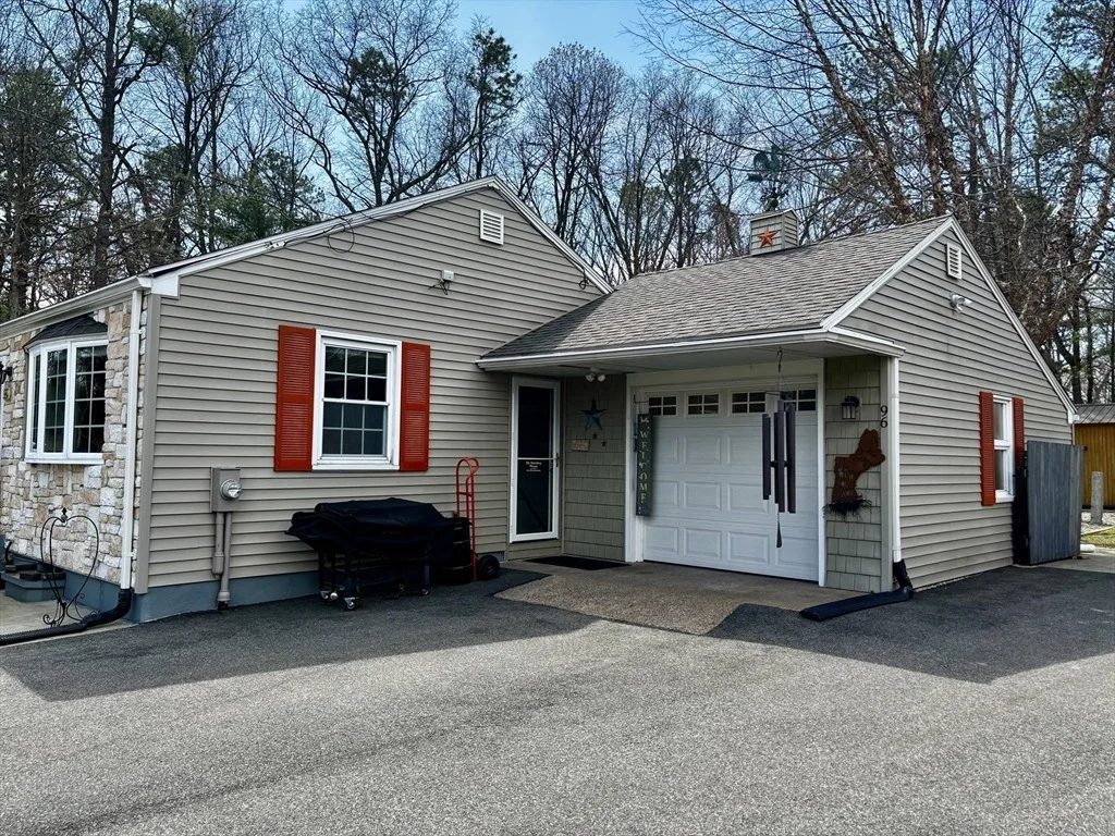 Photo of 96 Clearbrook Dr