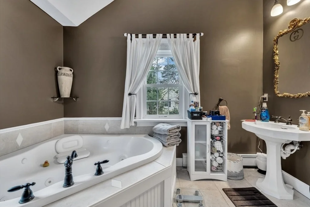 Photo of 426 Mariner Cir
