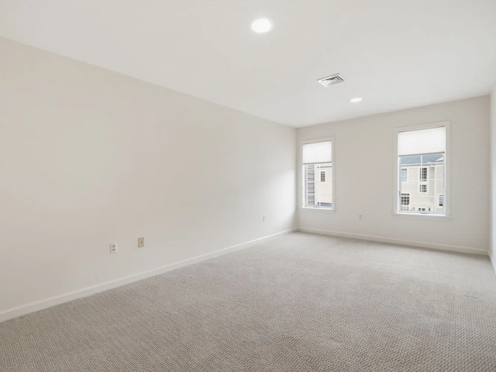 Photo of Unit 3901 at 3901 Knightsbridge Close