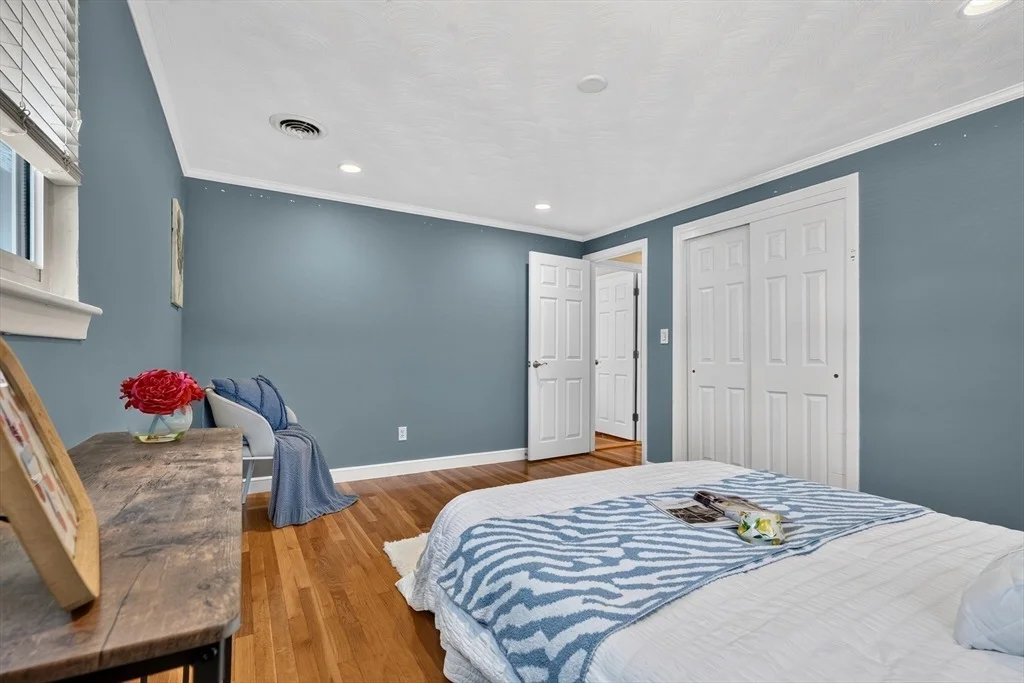 Photo of 32 Bobolink Rd