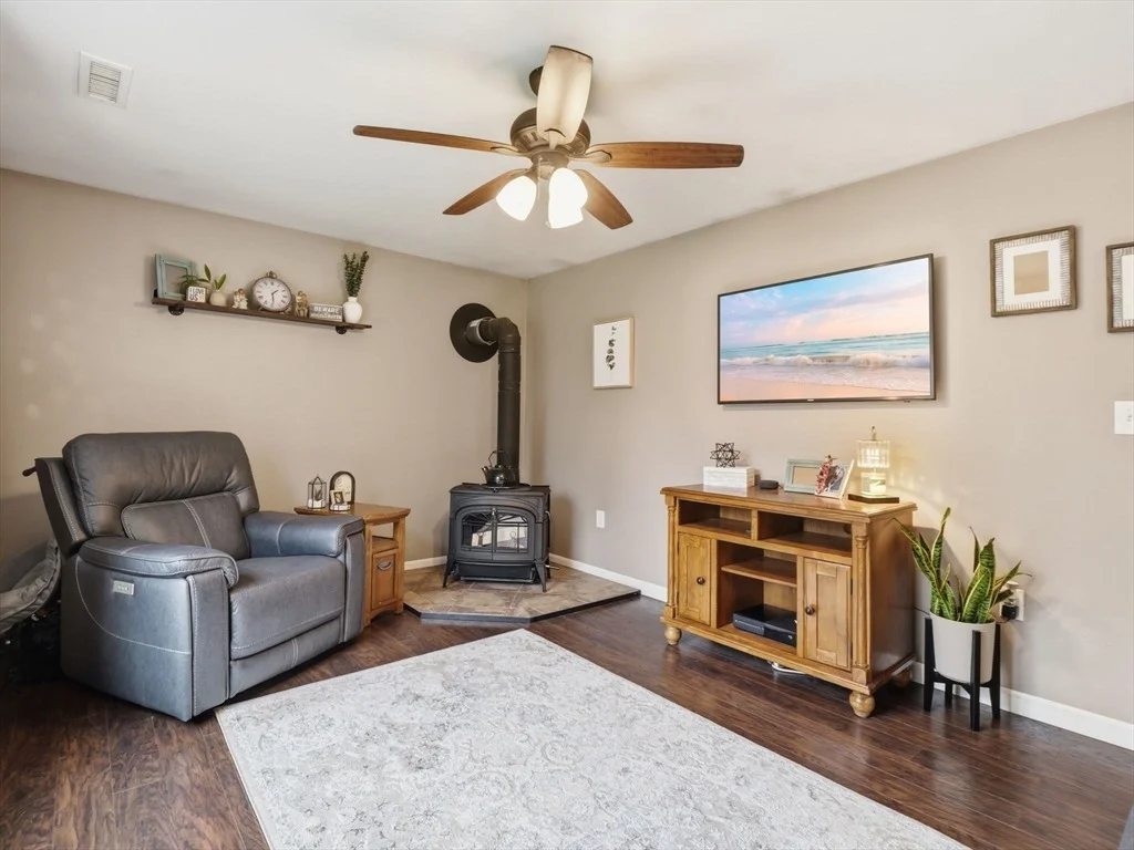 Photo of 522 Barre Rd