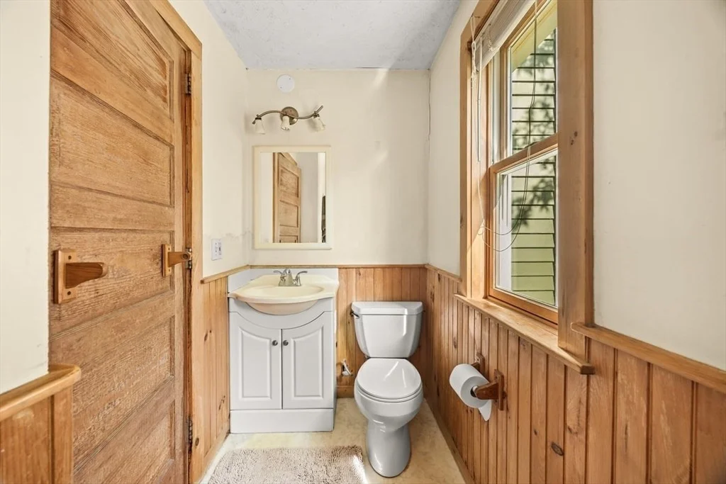 Photo of 10 Great Neck Rd