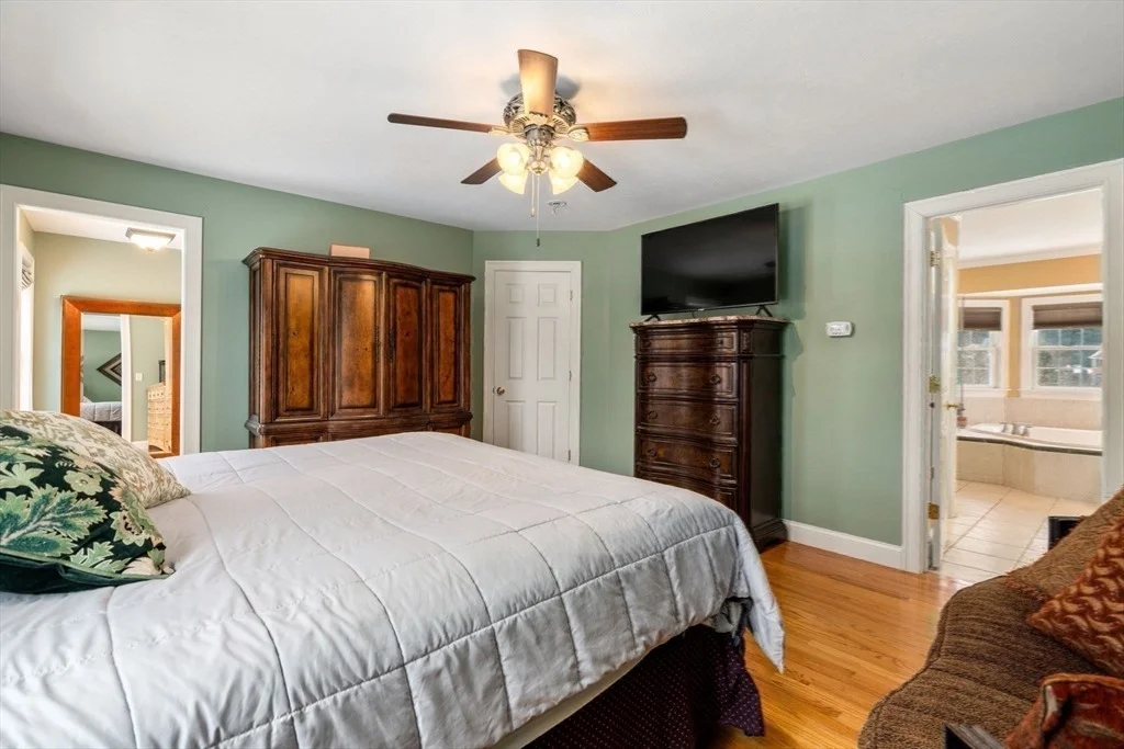 Photo of 18 Lexington Cir