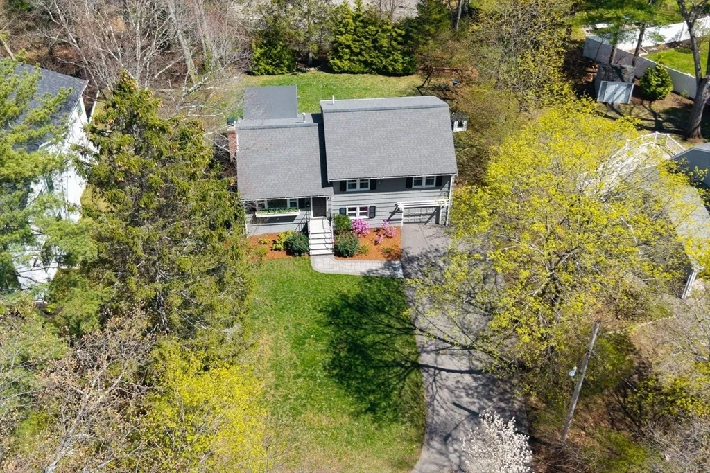 Photo of 72 Oakcrest Rd