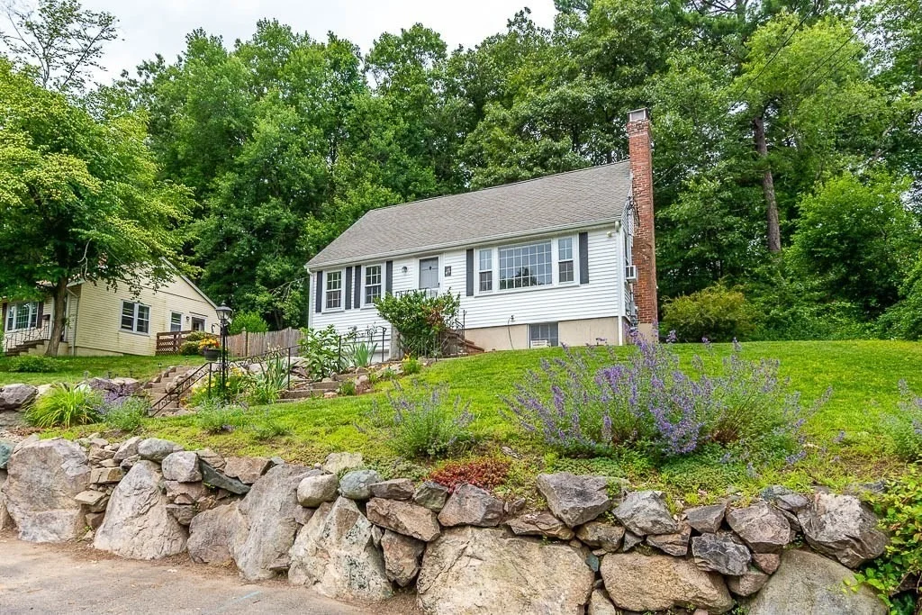 Photo of 70 Fox Meadow Ln