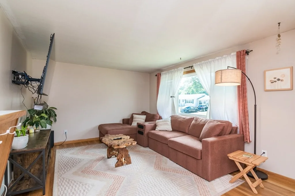 Photo of 12 Daniel Dr