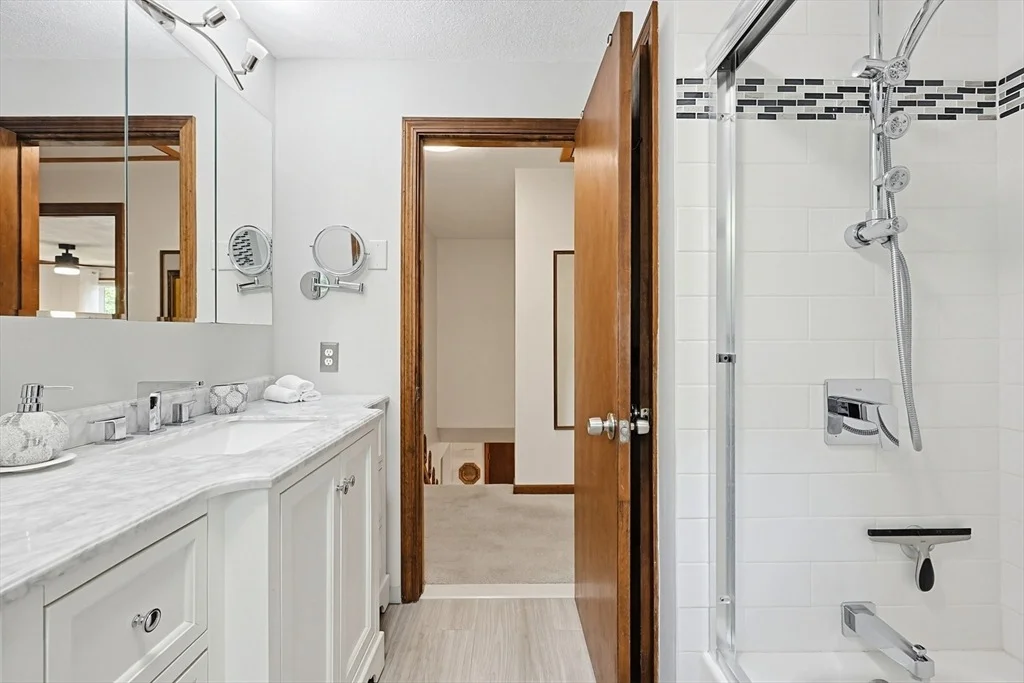 Photo of 218 Hampton Rd