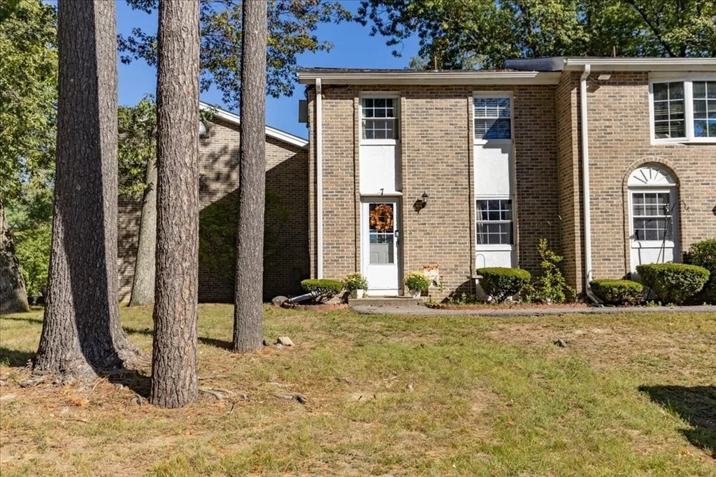 Photo of Unit 7 at 75 Sandy Pond Road