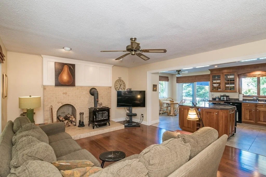Photo of 124 Barton Ave.