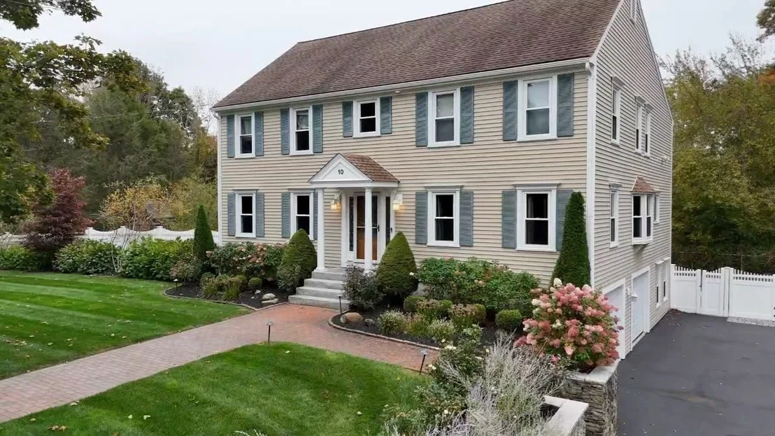 Photo of 10 Stoneybrook Drive