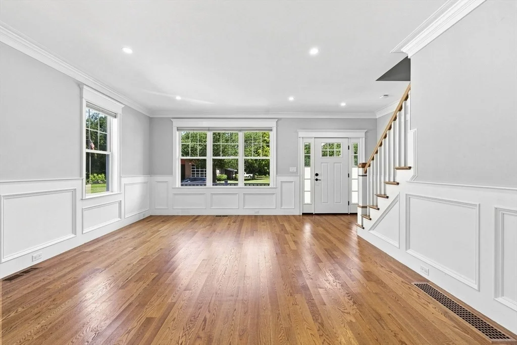 Photo of 698 Trapelo Road