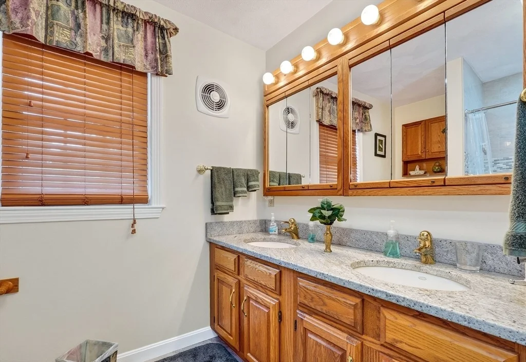 Photo of 15 Devincent Dr