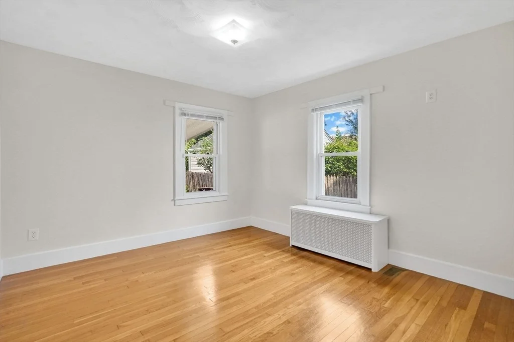 Photo of 76 Roosevelt Ave