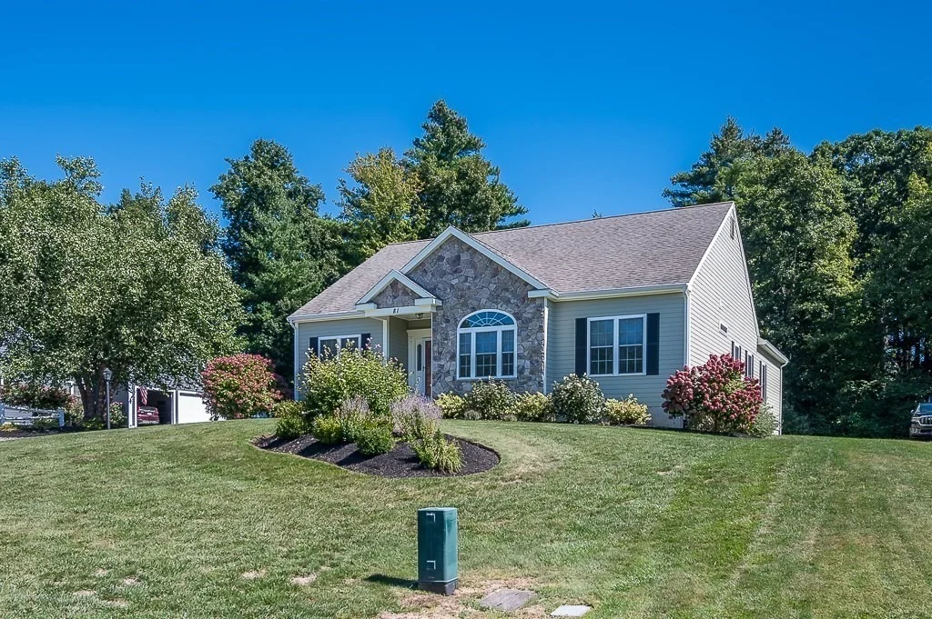 Photo of 81 Nicholas Dr