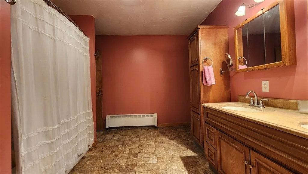 Photo of 114 Southbridge Road