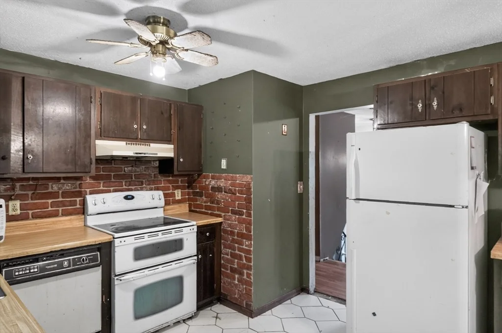 Photo of 8 Patlena Dr
