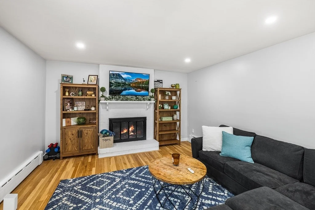 Photo of 9 Cloverleaf Rd
