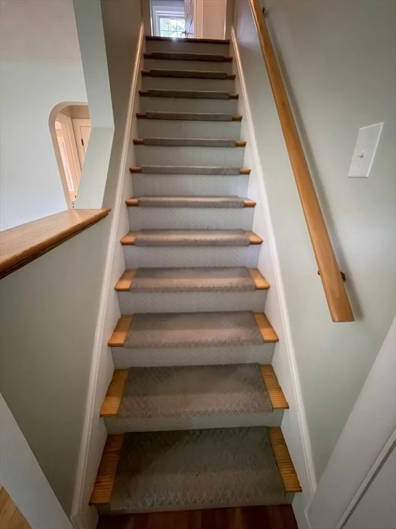 Photo of 7 Wayne Dr