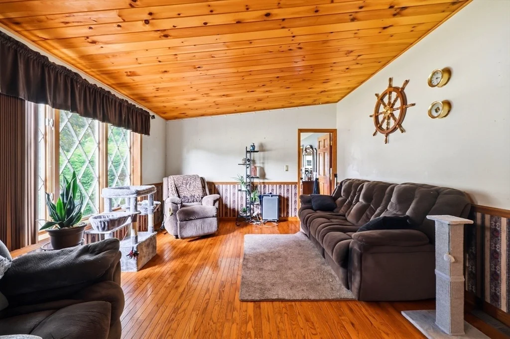 Photo of 108 Oak Knolls Circle