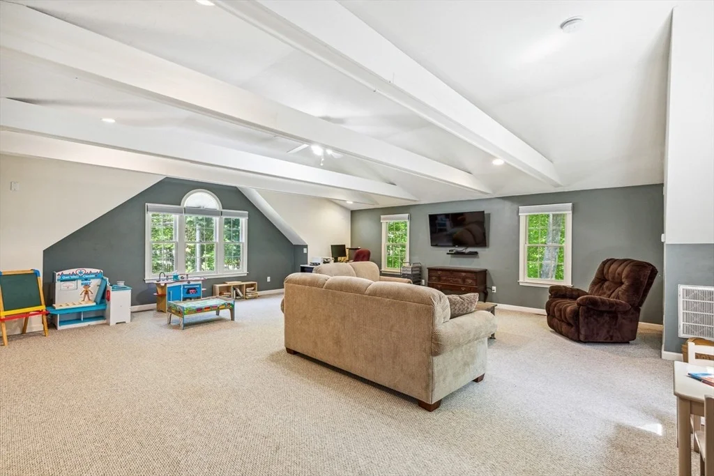 Photo of 2 Strawstone Ln