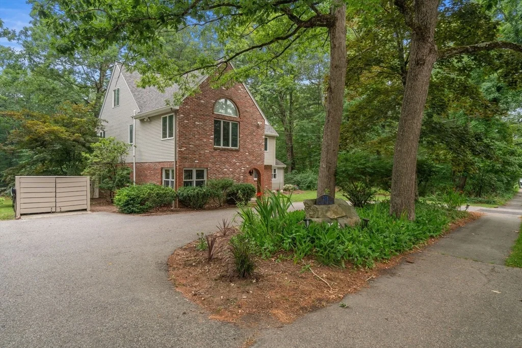 Photo of 298 Marked Tree Road