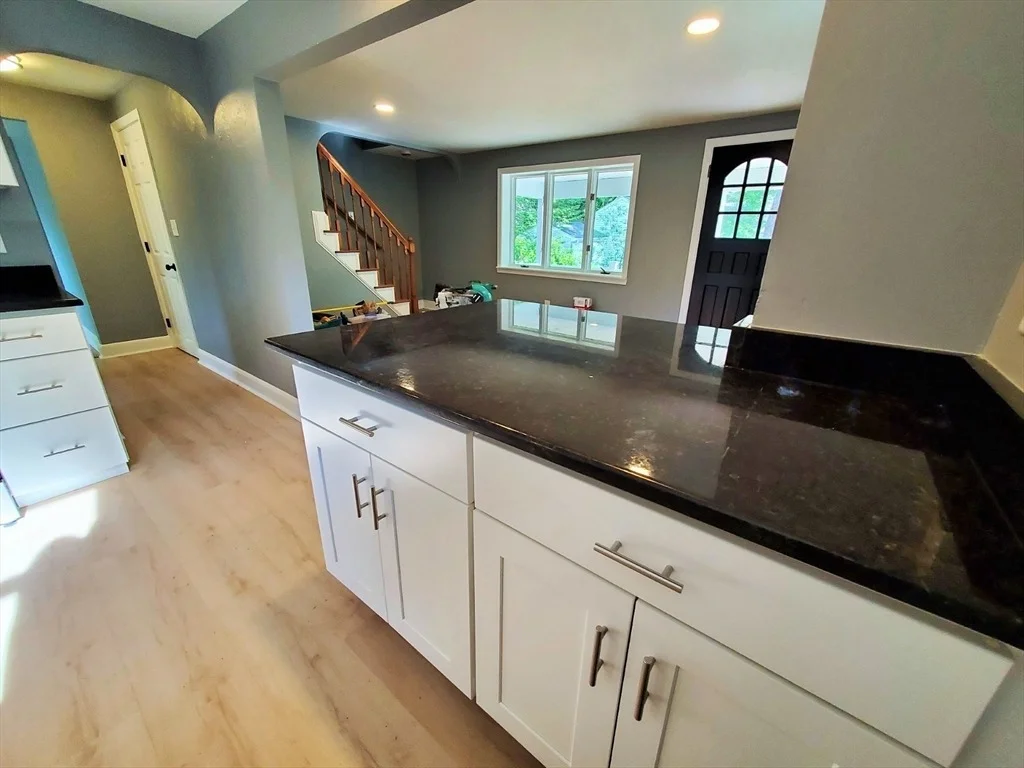 Photo of 286 Raynor Ave