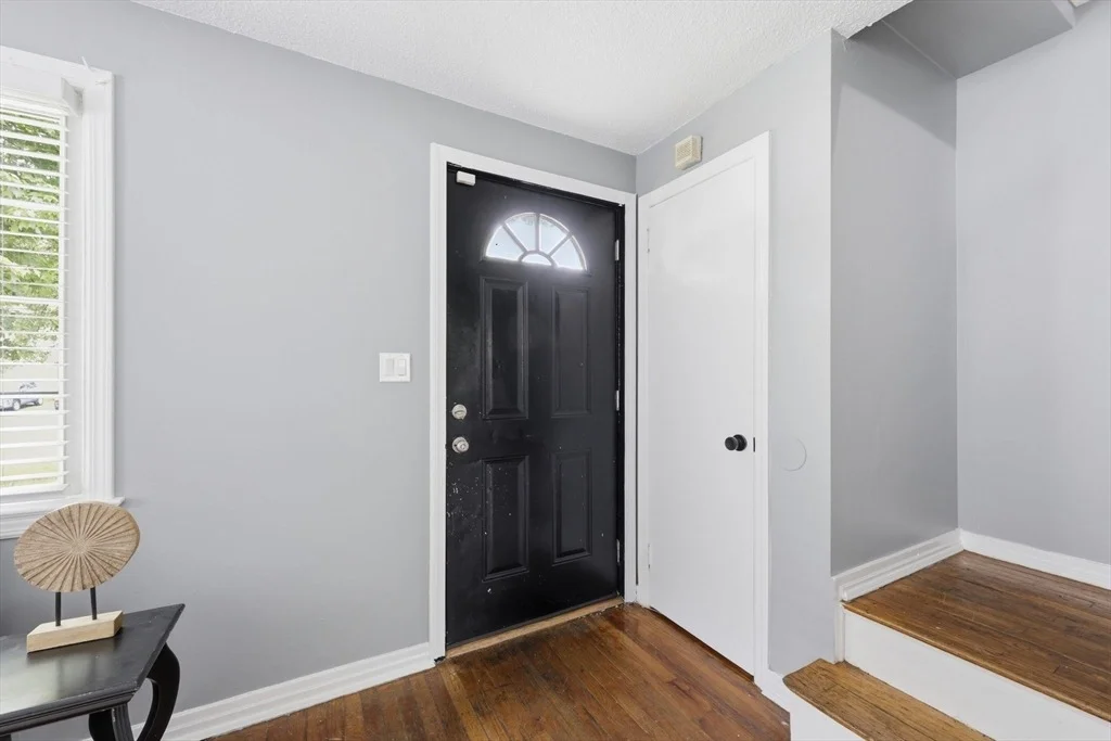 Photo of 111 Breckwood Blvd