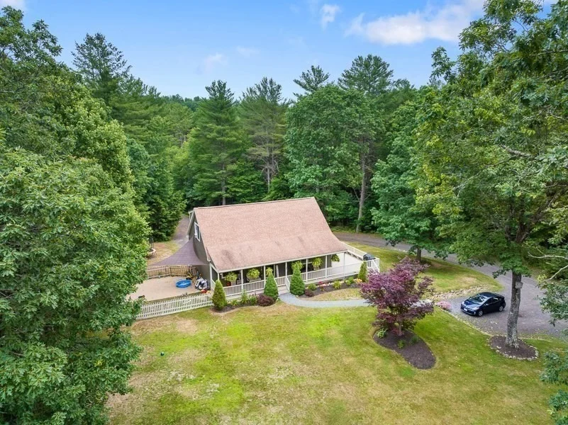 Photo of 115 River Rd