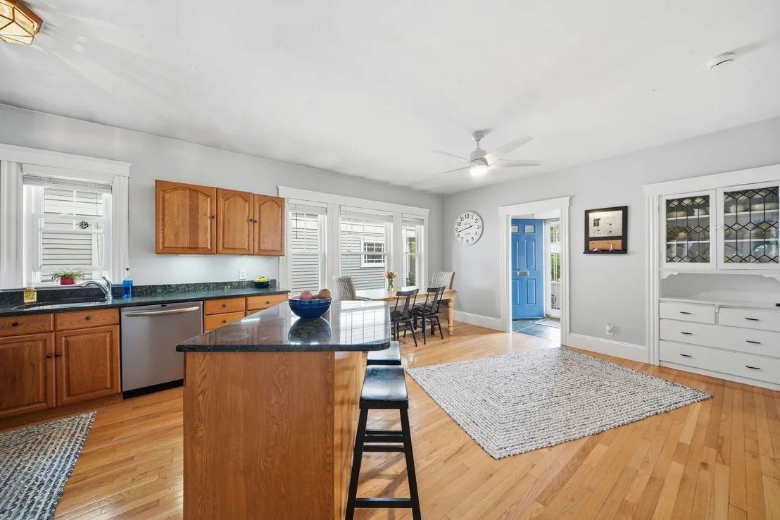 Photo of 196 Middlesex St