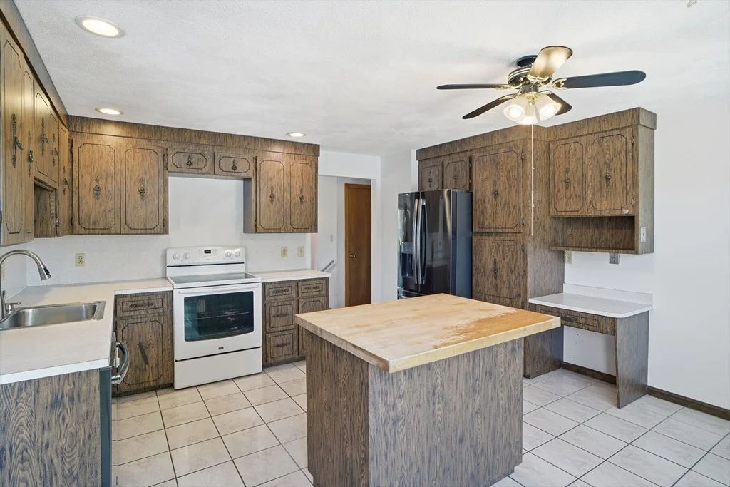 Photo of 10 Barnes Ave