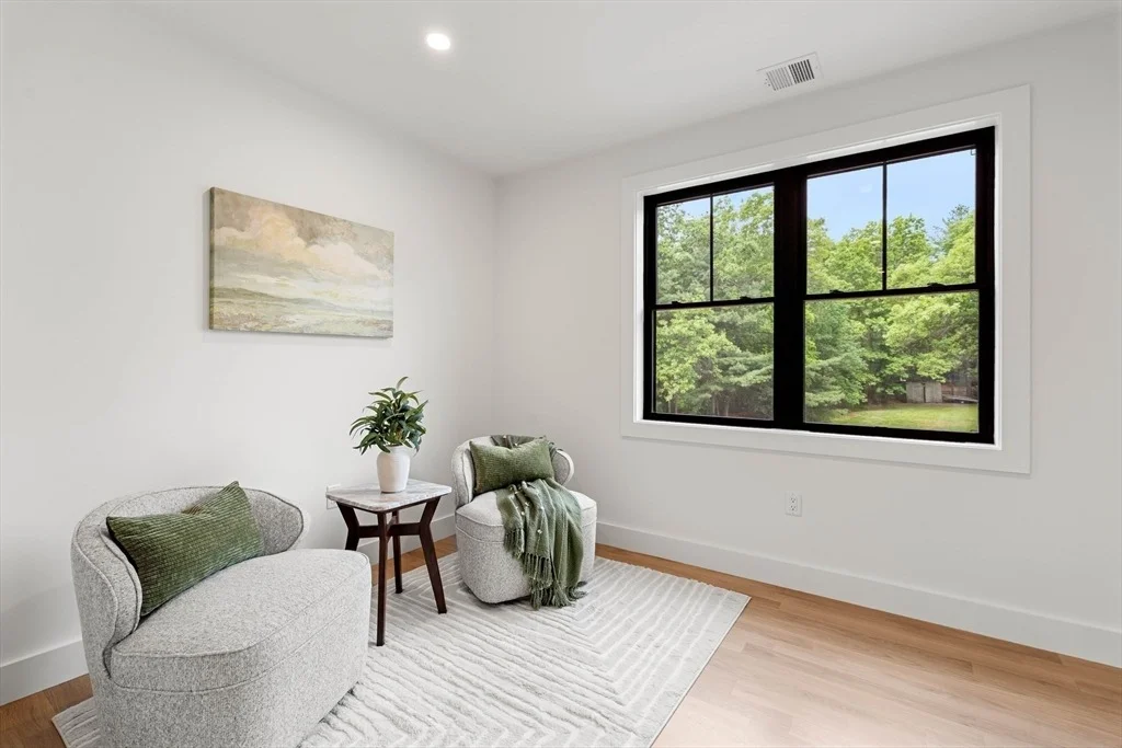 Photo of 4 Fitzpatrick Ln