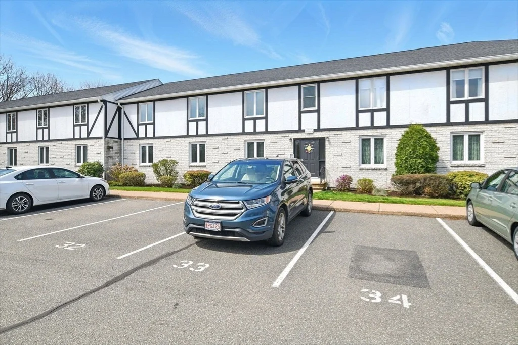Photo of Unit 33 at 200 Lambert Ter