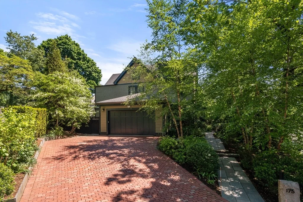 Photo of 175 Coolidge Hill