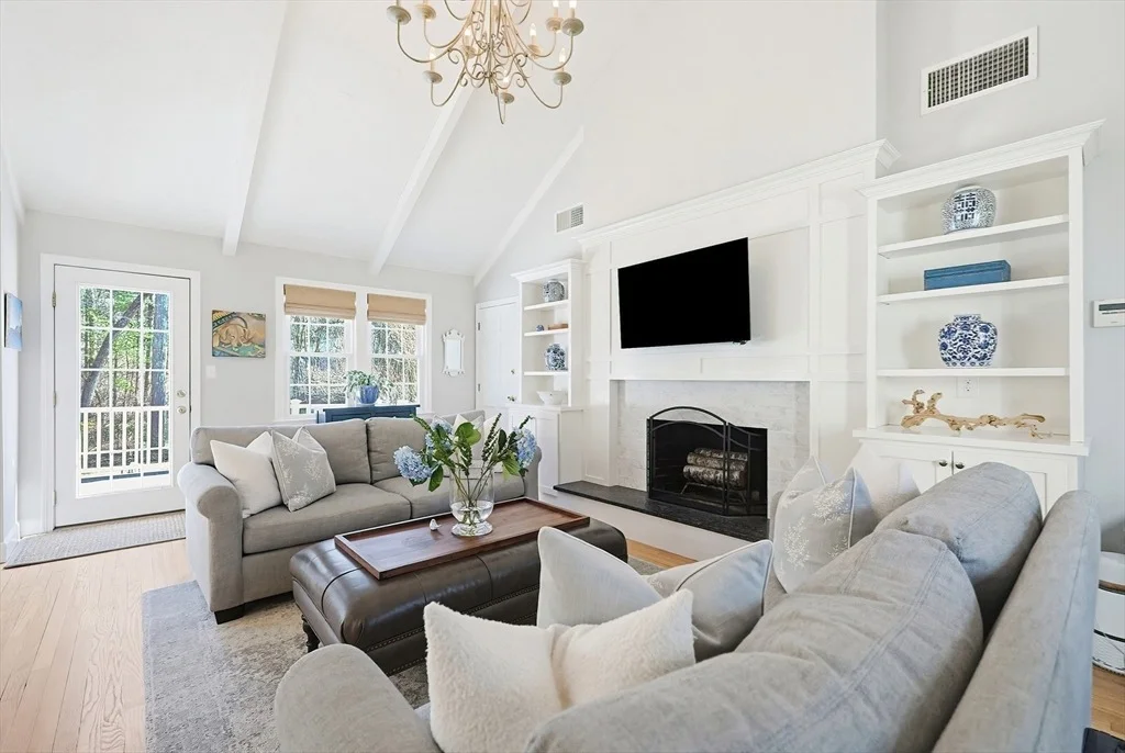 Photo of 6 Colburn Circle
