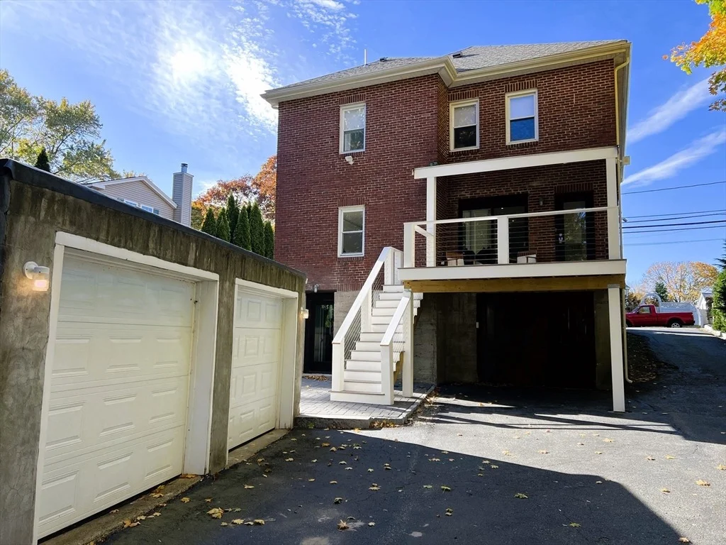 Photo of 16 Lindale Avenue