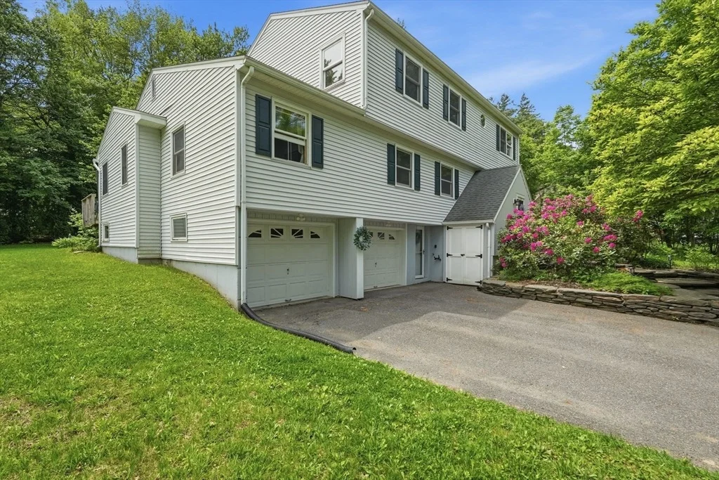 Photo of 189 Pondview Dr