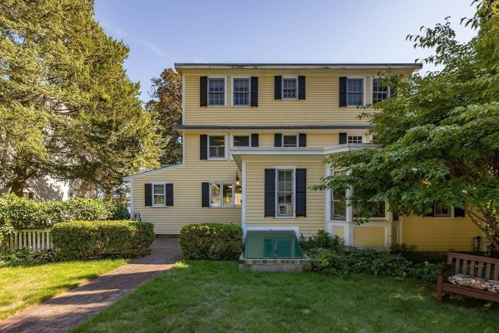 Photo of 394 Main Street