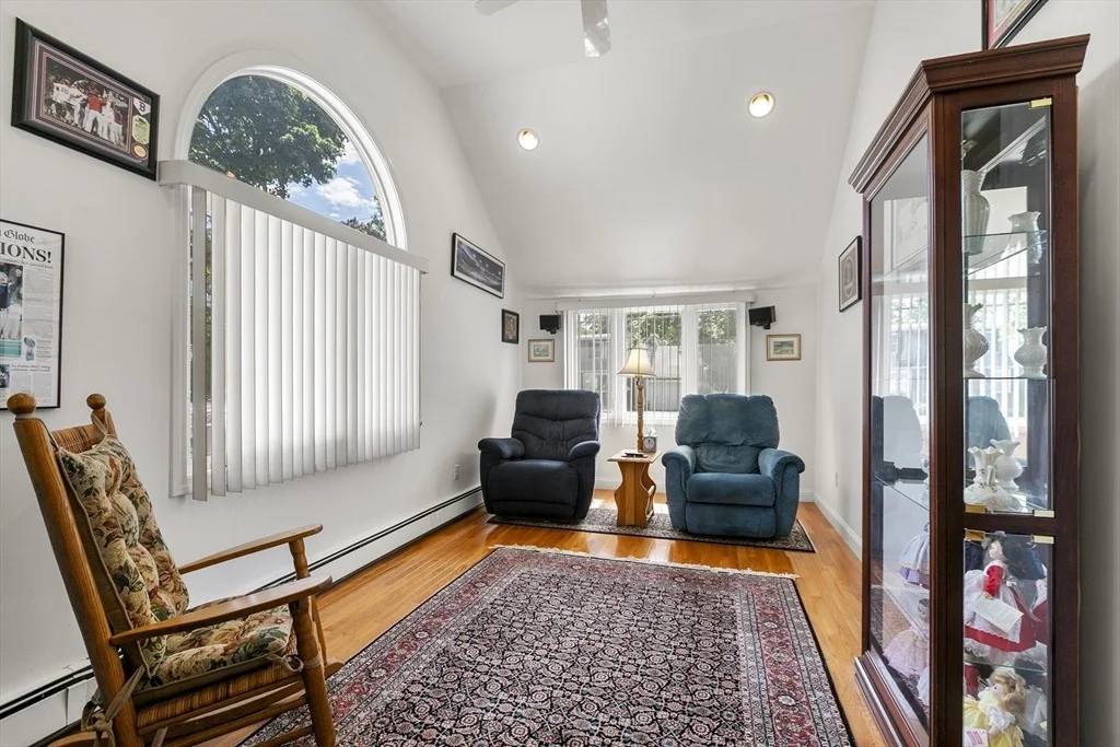 Photo of 43 Longmeadow Road