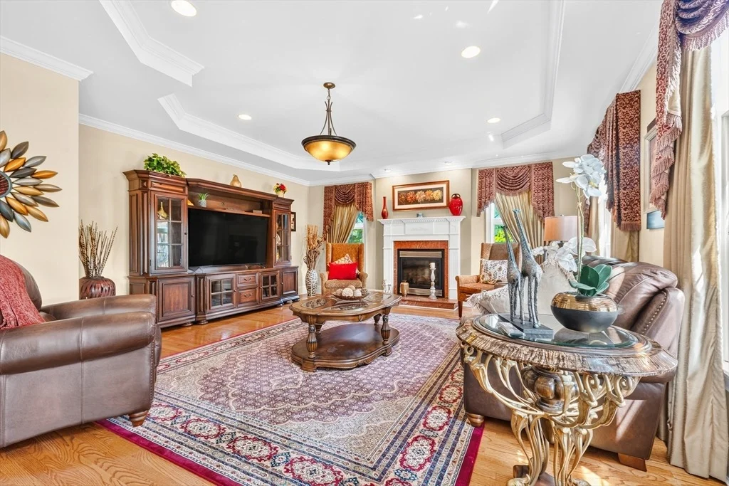 Photo of 385 Scott Rd