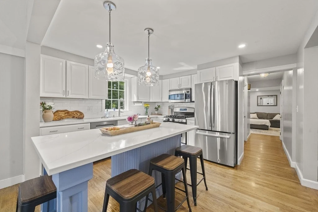 Photo of 595 Forest St