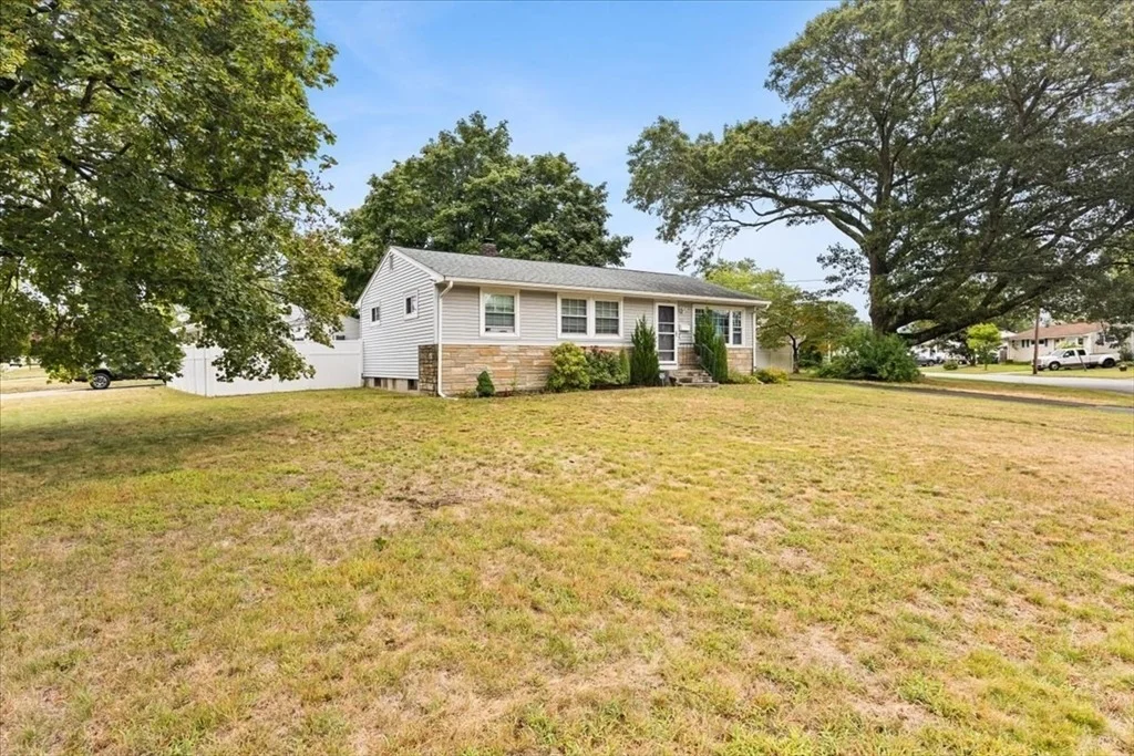 Photo of 65 Hoyt St