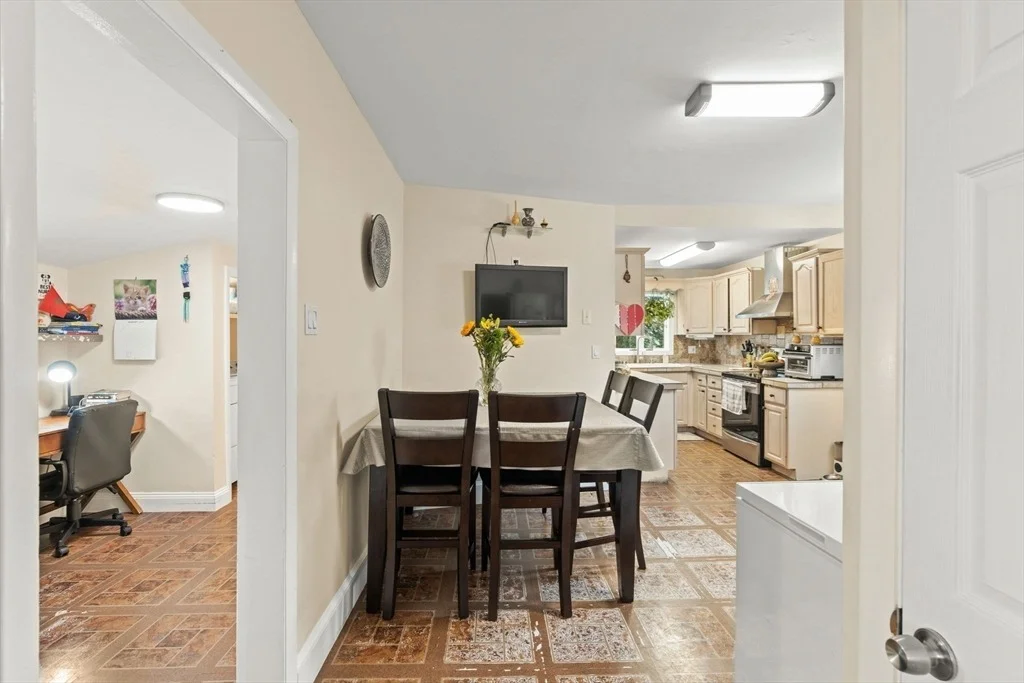 Photo of 48R Tappan Pl
